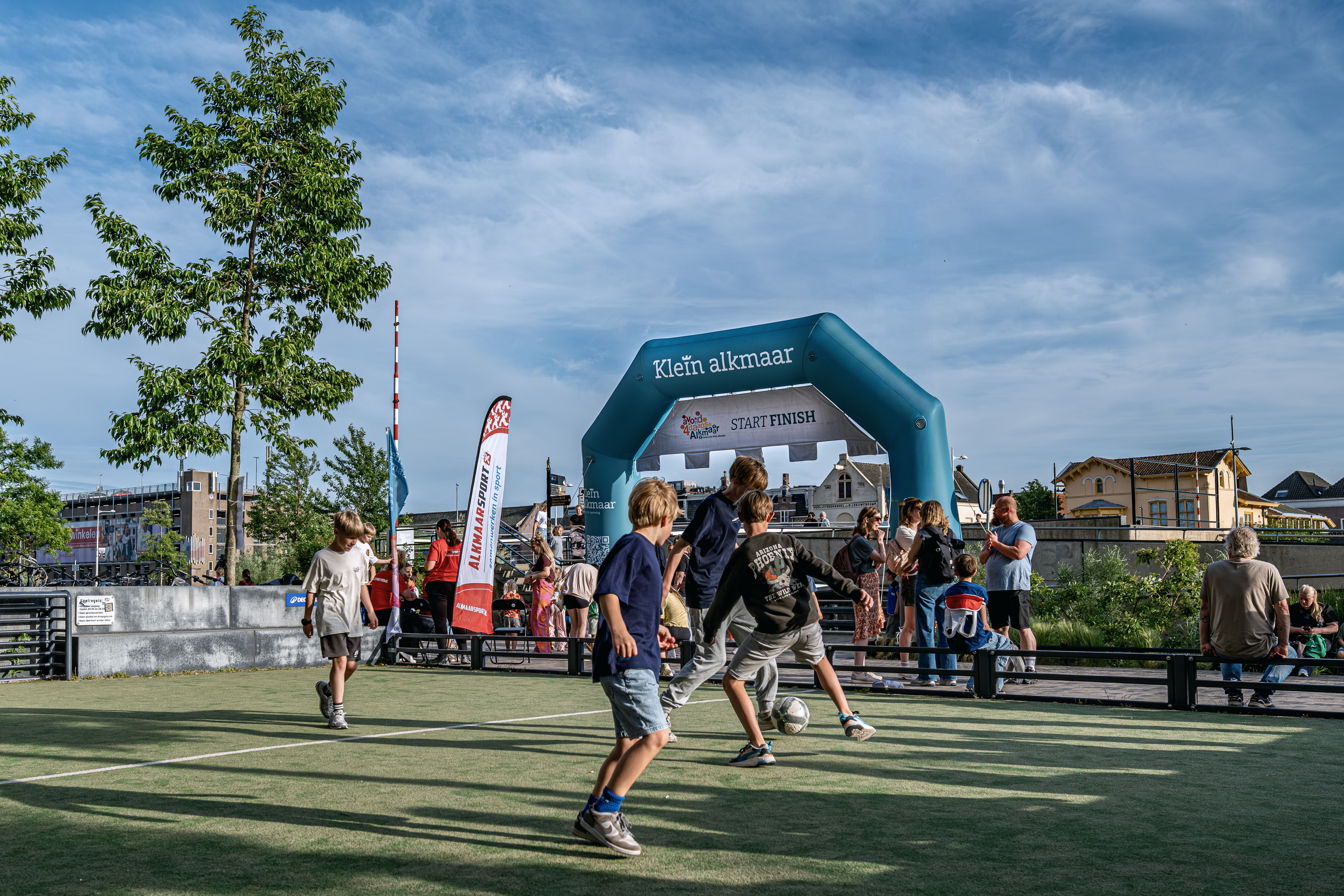 Avond 4 daagse Noorderkade voetbalveldje.jpg